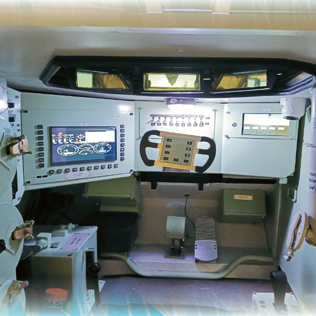 HARDWARE INTEGRATEDDRIVER SIMULATOR (HIDS) TANK VT-4